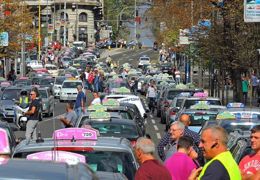 Ovim rutama nećete moći ni makac! Taksisti parališu sve na 3 sata! (MAPA)