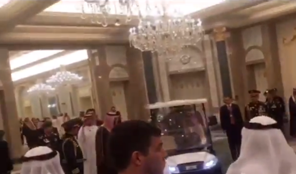 A onda je Putin dao zastrašujući poklon! Salmanu zastala knedla u grlu (VIDEO)