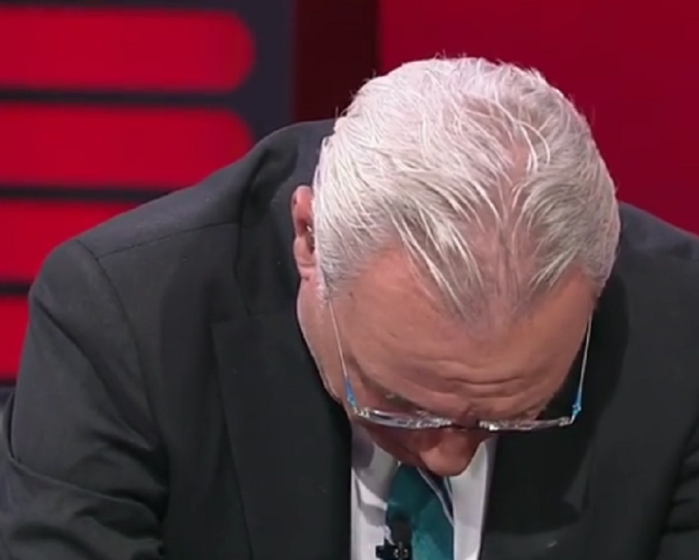 Kum pevača Miroslava Ilića zaplakao usred emisije! Njegove suze nema koga nisu zabolele (VIDEO)