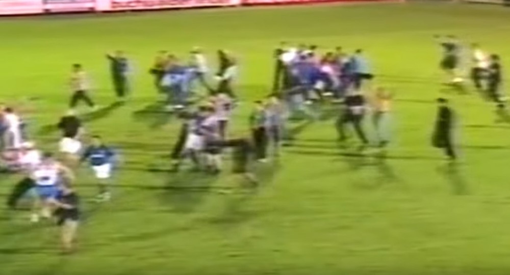 Šikljala krv, pucale lobanje, haos na sve strane! Sukob "Grobara" i "Bed blu bojsa" u Vukovaru! (VIDEO)