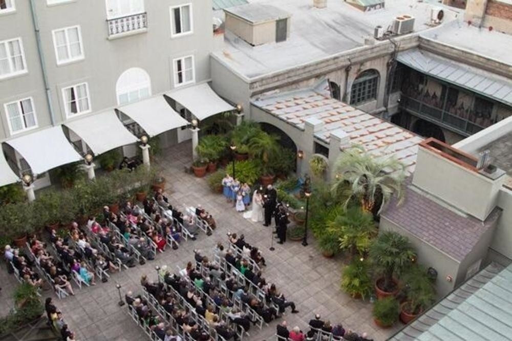 Kad su videli sablasan prizor na slikama, presela im je kompletna svadba! (FOTO)