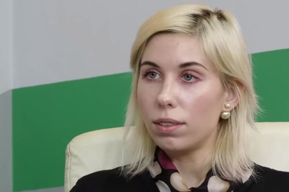 Glavni urednik me je silovao, onesvestila sam se na prljavom podu toaleta! Sve je počelo kad smo ostali sami u kancelariji (VIDEO)