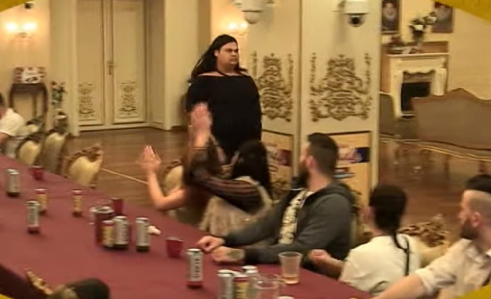 Kiki Nikolić lomi sav nameštaj u vili "Parova"! Produkcija hitno reagovala!