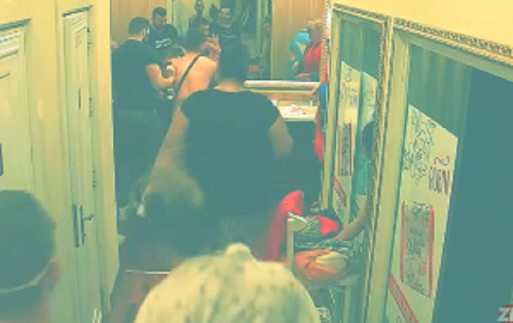 Žene se potukle u Parovima! Ščepala je za kosu i bacila na pod, nije mogla da kontroliše bes!