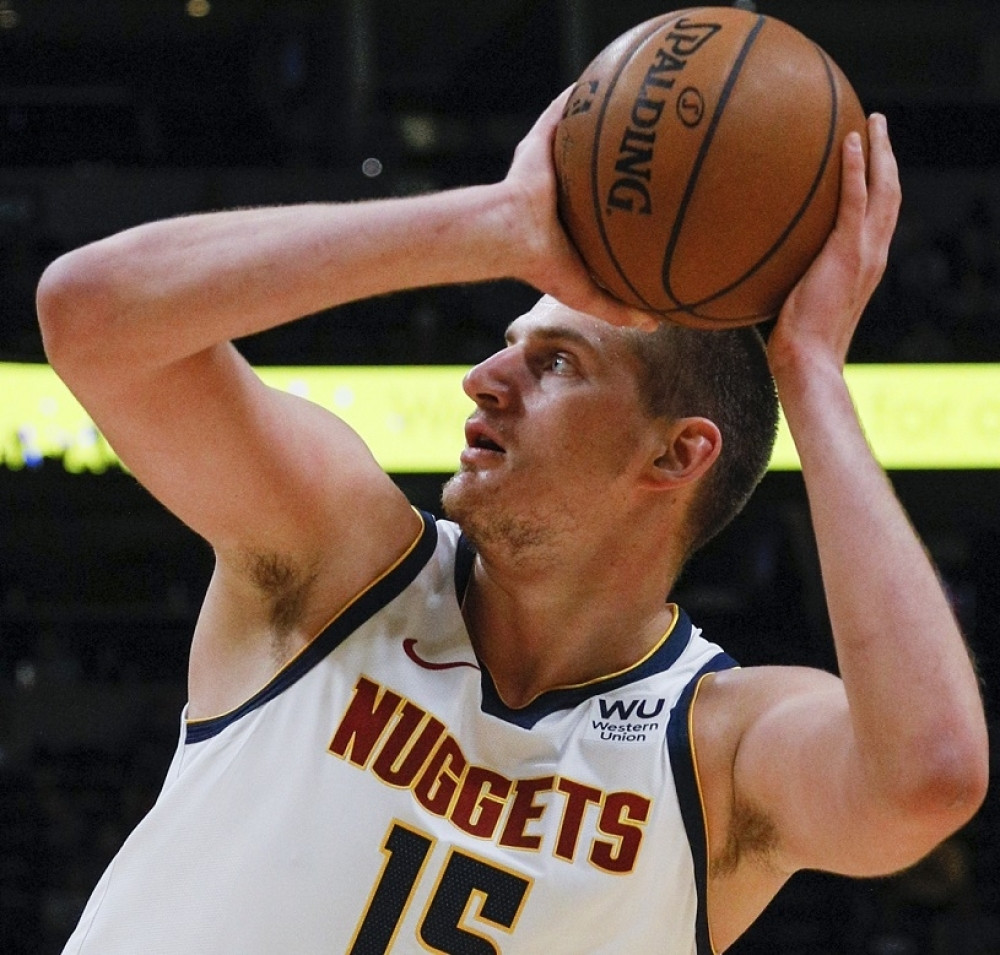 Jokić sa "pola gasa", Marjanović dobio minute, ali svetla pozornice usmerena su na tandem Dončić-Porzingis (VIDEO)