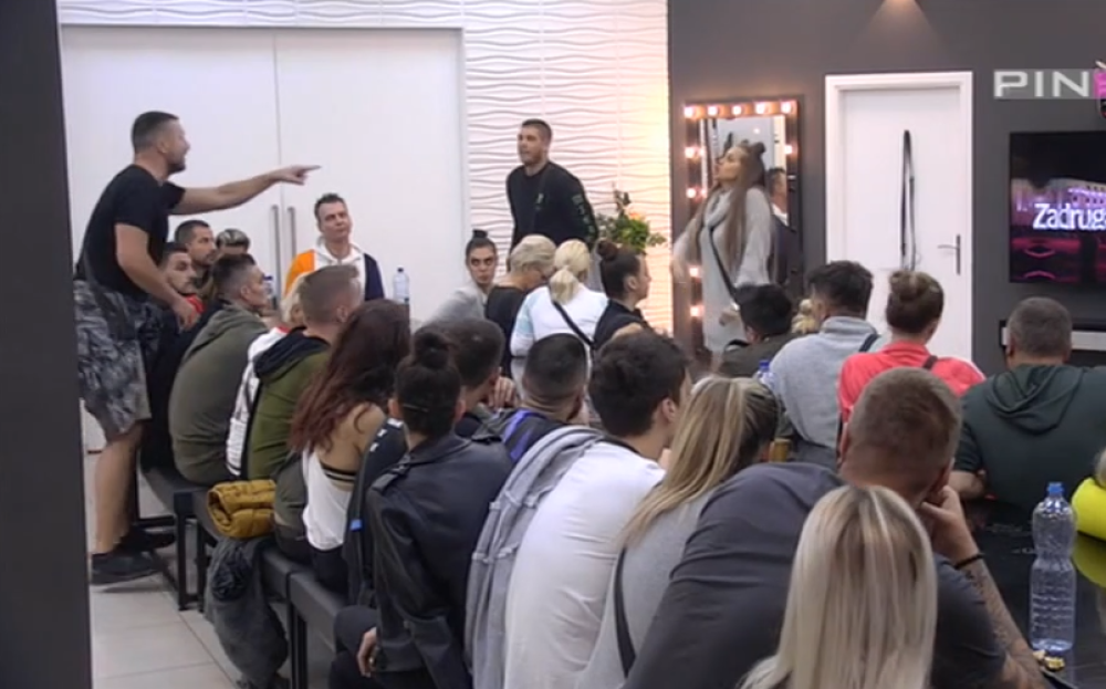 Šok ljubavni trougao stiže u Zadrugu! Nju svi znate, a sada ulazi i njen ljubavnik sa ženom!