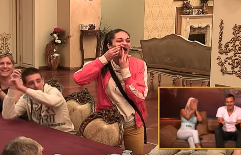 Maja Masaža ostala bez jednog zuba nakon tuče sa Jelenom Golubović (FOTO+VIDEO)