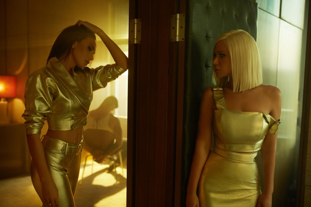 Eminin i Natašin duet "Muško više ne mogu" obara rekorde! (VIDEO)