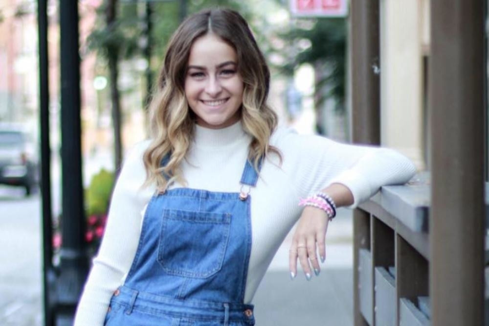 Studentkinja poslala referat profesoru, ali je zaboravila da obriše jednu stvar! (FOTO)