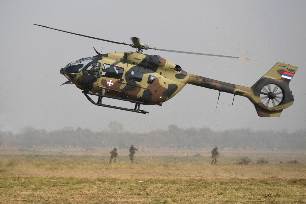 Sleteli na aerodrom Batajnica!