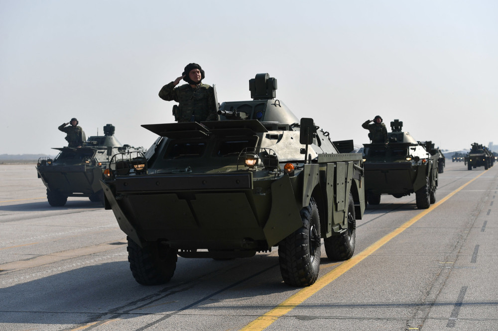 Građani Srbije uživo videli nove srpske oklopnjake koje je dao Putin Vojsci Srbije!