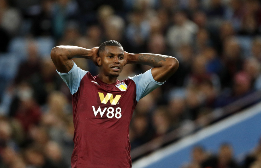 Fudbaler Aston Vile prvo dete dobio sa svega 14 godina, a drugo sa 16!