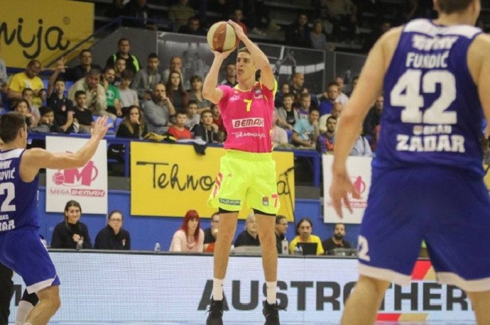 Briljantni Radanov vodio FMP do pobede i Mega upisala prvi trijumf!