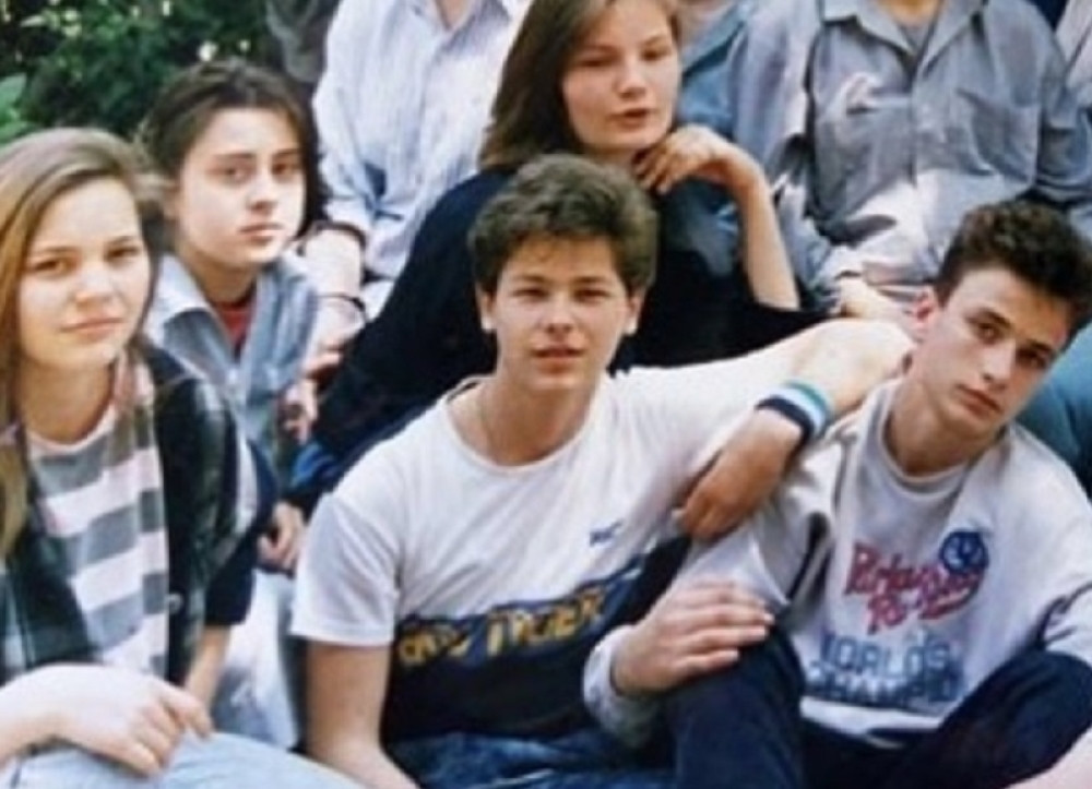 Srpski ministar objavio fotografiju iz mladosti, komentari žena se samo nižu! (FOTO)