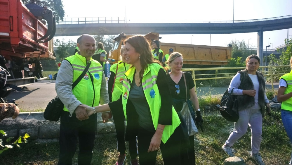 Zajedničkim snagama očišćen deo priobalja Save (FOTO)