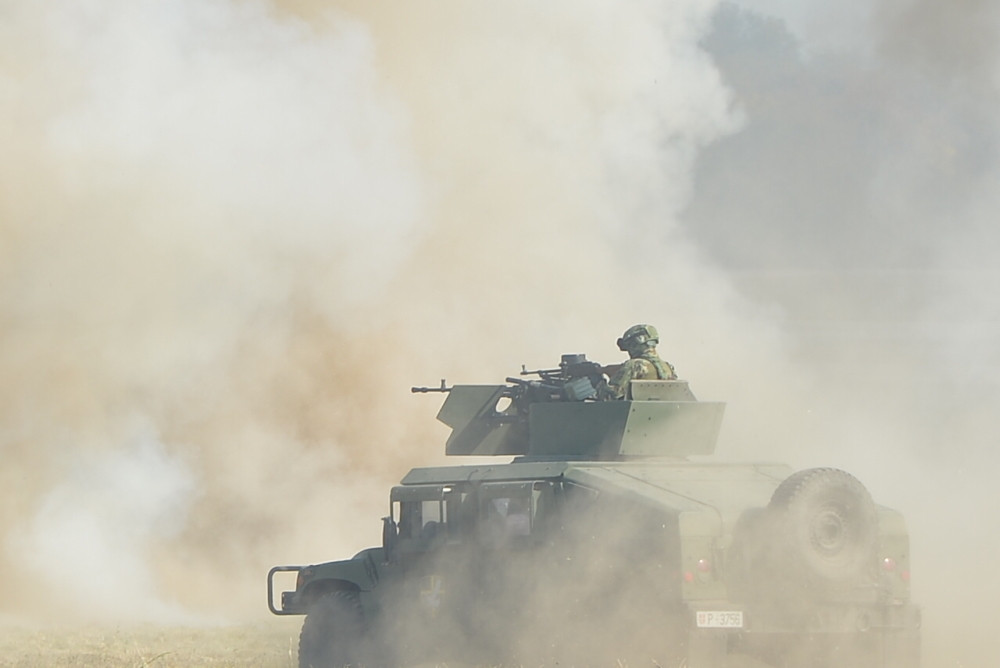 Fotografije sa aerodroma Batajnica koje lede krv u žilama (FOTO)