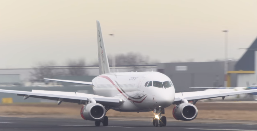 Dve aviokompanije pregovaraju o kupovini aviona "Suhoj Superdžet 100"! Formira se i regionalni centar za remont aviona SSJ 100 na beogradskom aerodromu!