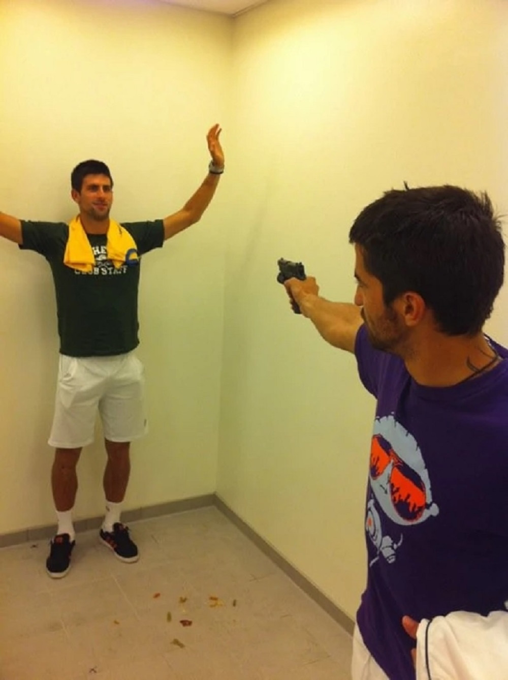 Tipsarević konačno otkrio zašto je uperio PIŠTOLJ u Novaka! (FOTO)