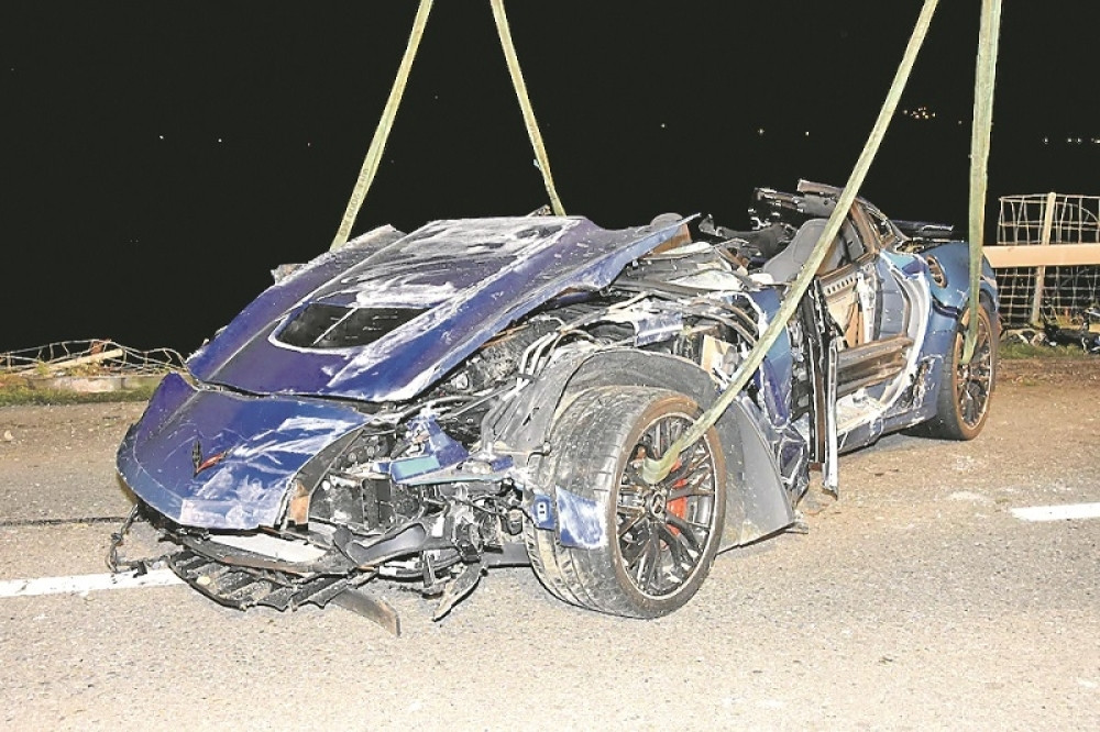 Srbin nabio gas 300 na sat, pa izgubio kontrolu, automobil se okretao na auto-putu! Kada su ga izvukli ostali su u šoku! (FOTO)