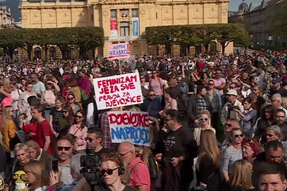"Imala sam 9 godina, svašta mi je radio! Život mi je uništen, ali sada sam odlučila sve da ispričam!"