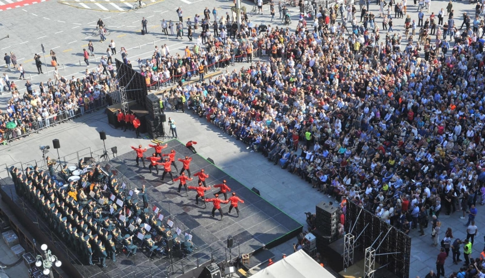 Ruski vojni ansambl "Aleksandrov" održao svečani koncert na Trgu Republike