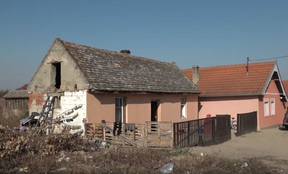 Dvadeset godina unazad nisu imali priključak za struju, a sad im je ugašena jer glasaju za SNS (VIDEO)