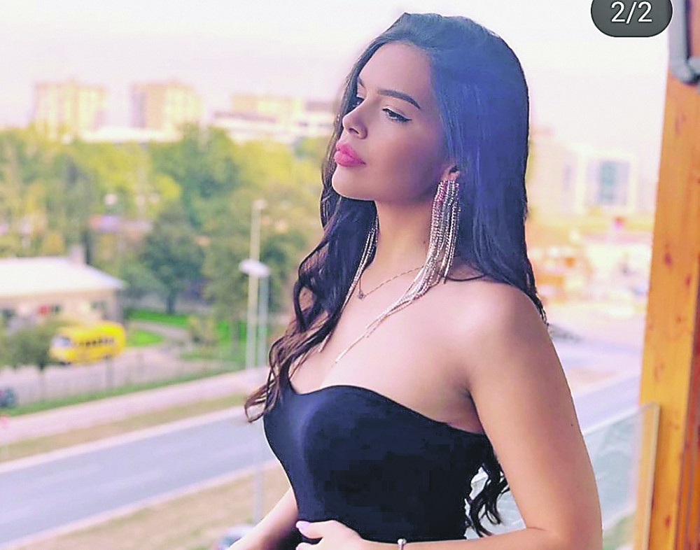 Iva je najseksi devojka fudbalera! (FOTO)