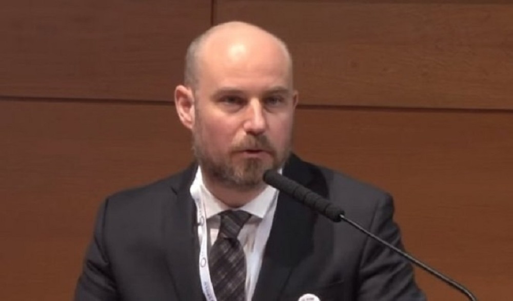 Evropska unija uvodi svog igrača! Stručnjak Brisela za Srbiju oštri pero, on će nam od sada krojiti sudbinu!