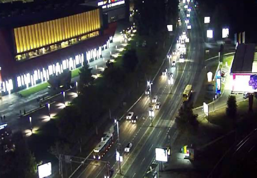 Napeta situacija! Stigle velike policijske snage! Zaustavljen saobraćaj od SIV-a do Brankovog mosta!