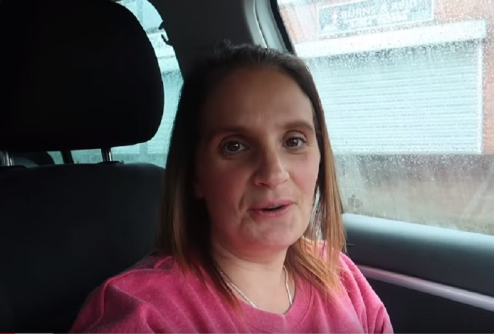 Već ima i unučiće, a kad vidite sa koliko se godina porodila prvi put, neće vam biti dobro! (FOTO/ VIDEO)