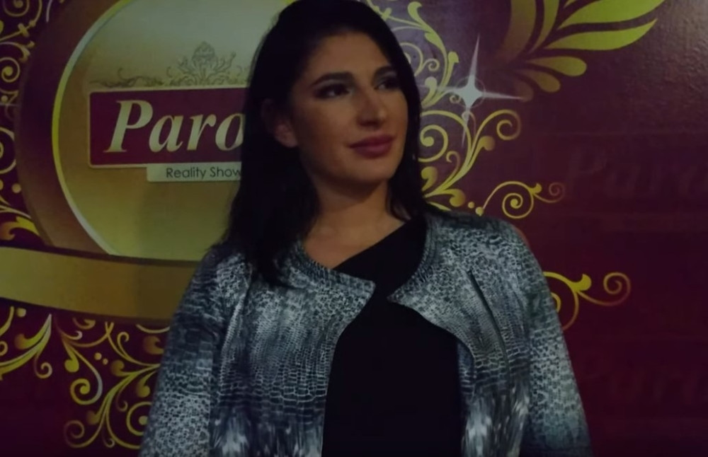 Učesnica rijalitija Aleksandra Jakšić izbegava dolazak u sud! Dadilji duguje 2.300 evra, pa pobegla u “Parove”!