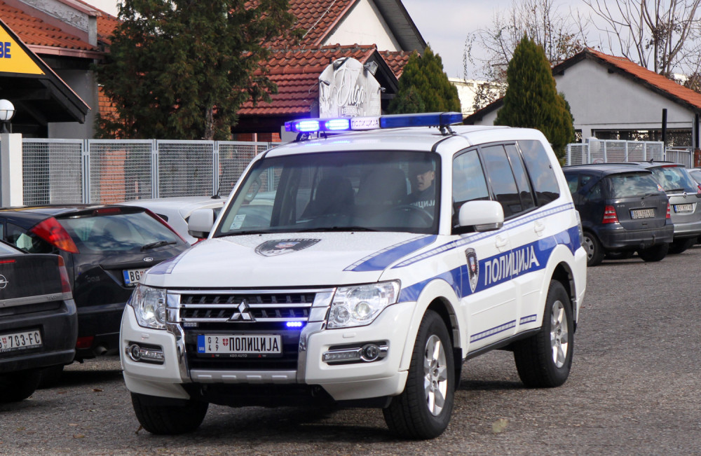 Sedmorica mladića brutalno pretukla maloletnika u centru grada!