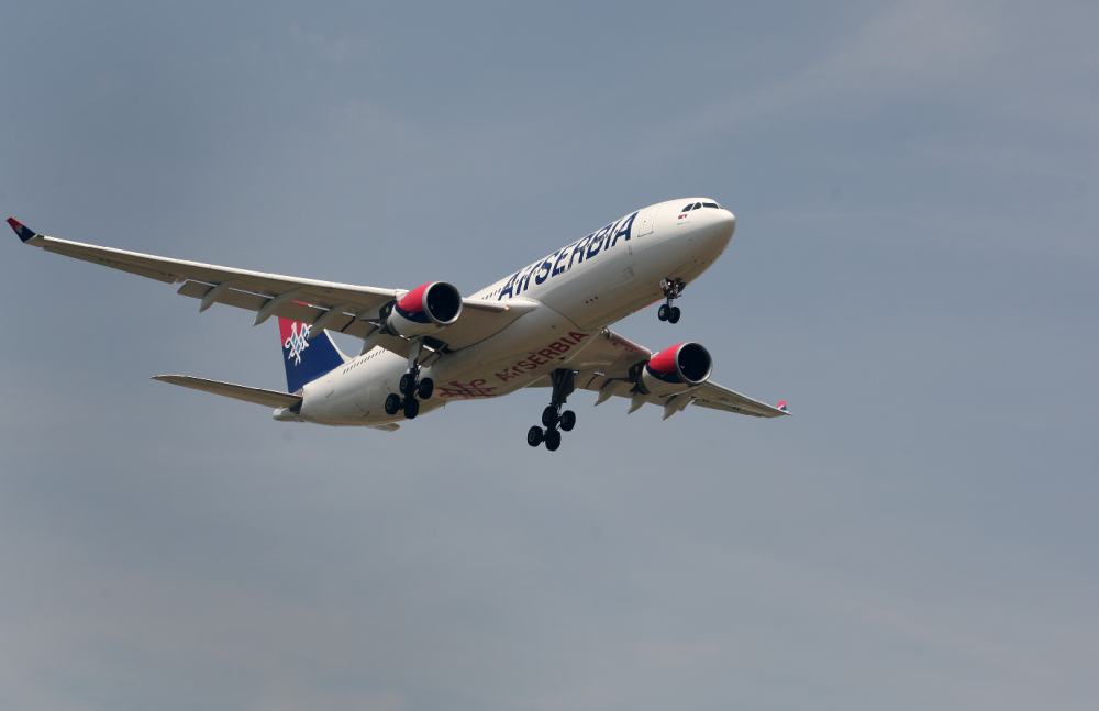 Avion Er Srbije poleteo ka Kini, stiže pomoć za srpski narod