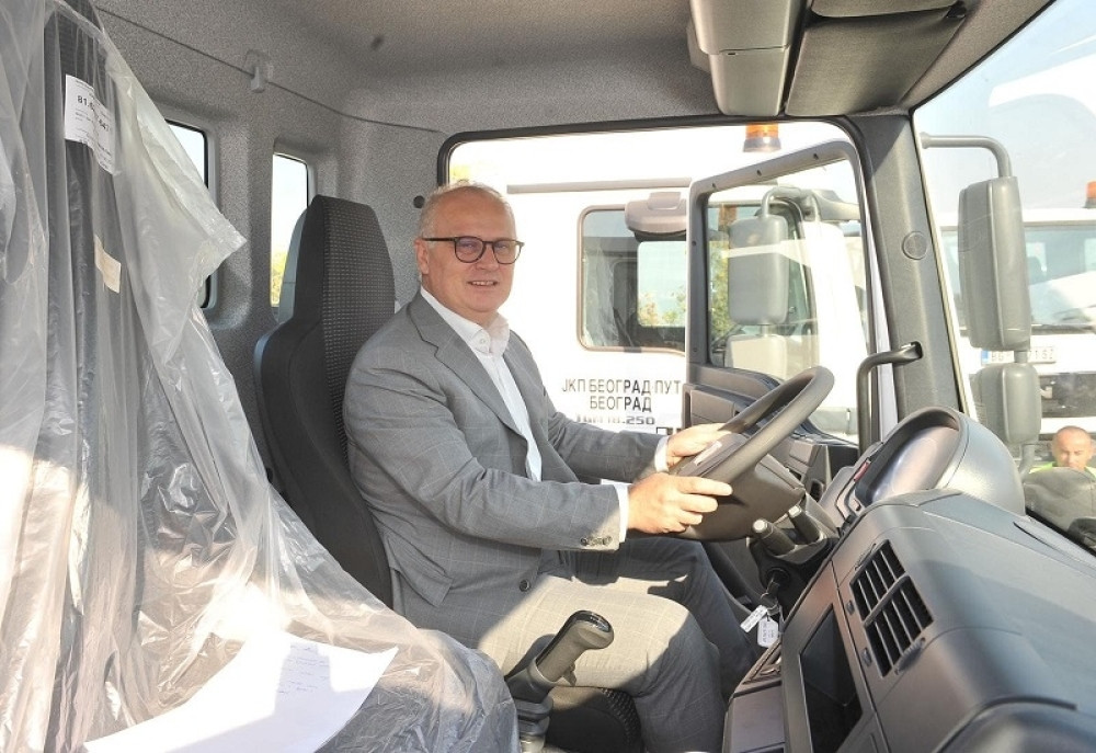 Vesić: „Beograd-put” dobio 35 novih kamiona, u narednom periodu još 15!