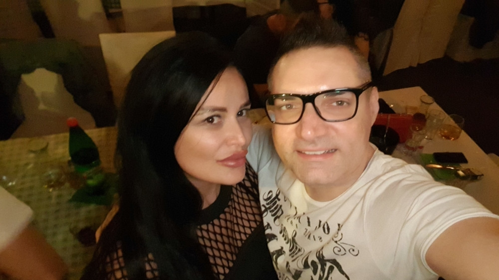 Danijel Đurić dobio sina! Šokiraćete se kada vidite šta je poznata pevačica uradila usred slavlja! (VIDEO)