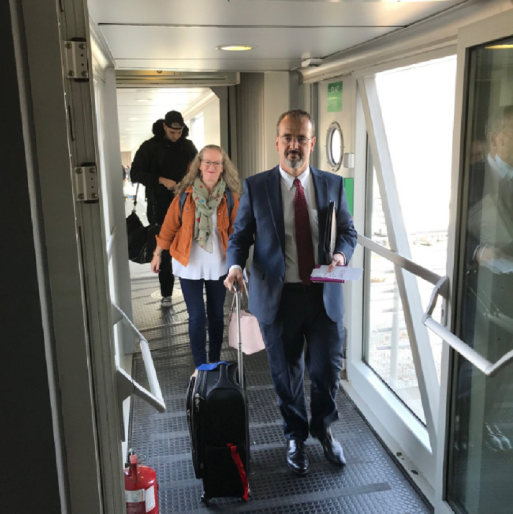 Srbi mu priredili toplog zeca! Postavio pitanje građanima Srbije, a od odgovora će ga danima boleti glava! (FOTO)