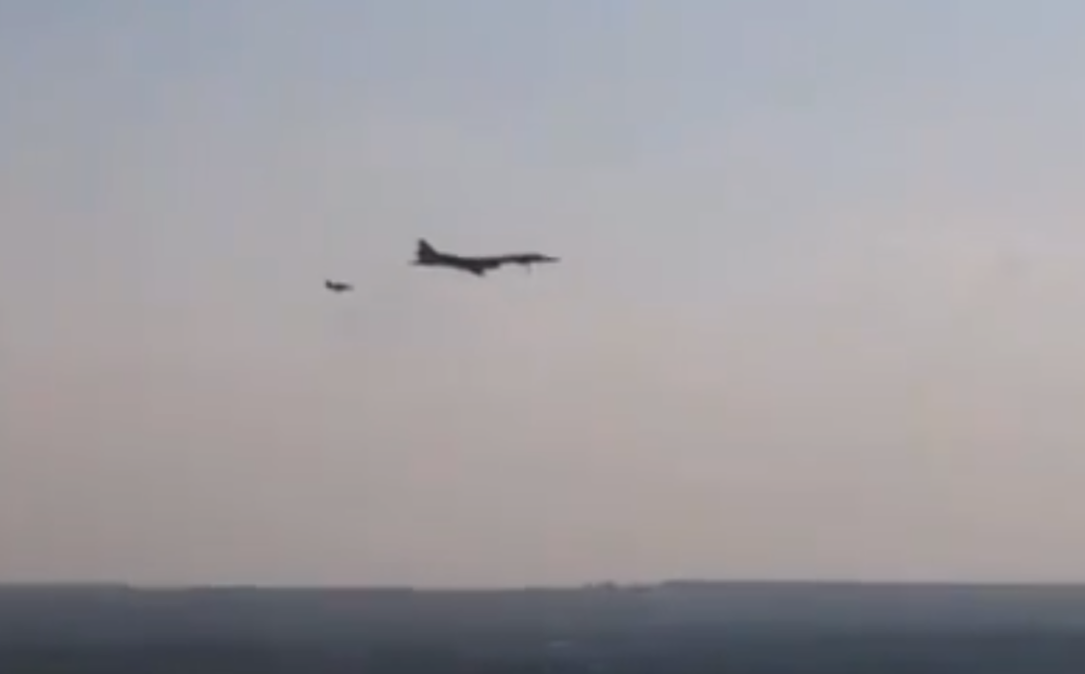 Dva ruska supersonična bombardera na kanadskoj i američkoj granici!