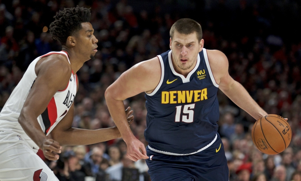 Srpski centar već u prvom meču sezone upisao dabl - dabl! (FOTO/VIDEO)