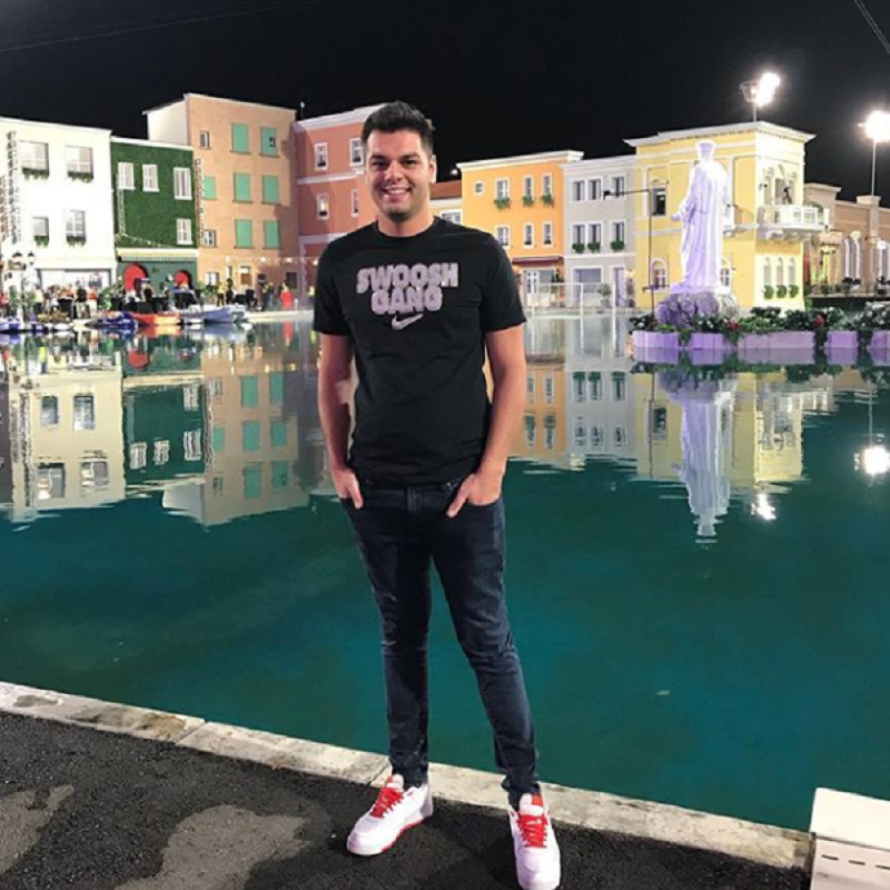 Adam Đogani, denserov bratanac i bivši zadrugar, opleo po Atijasovoj