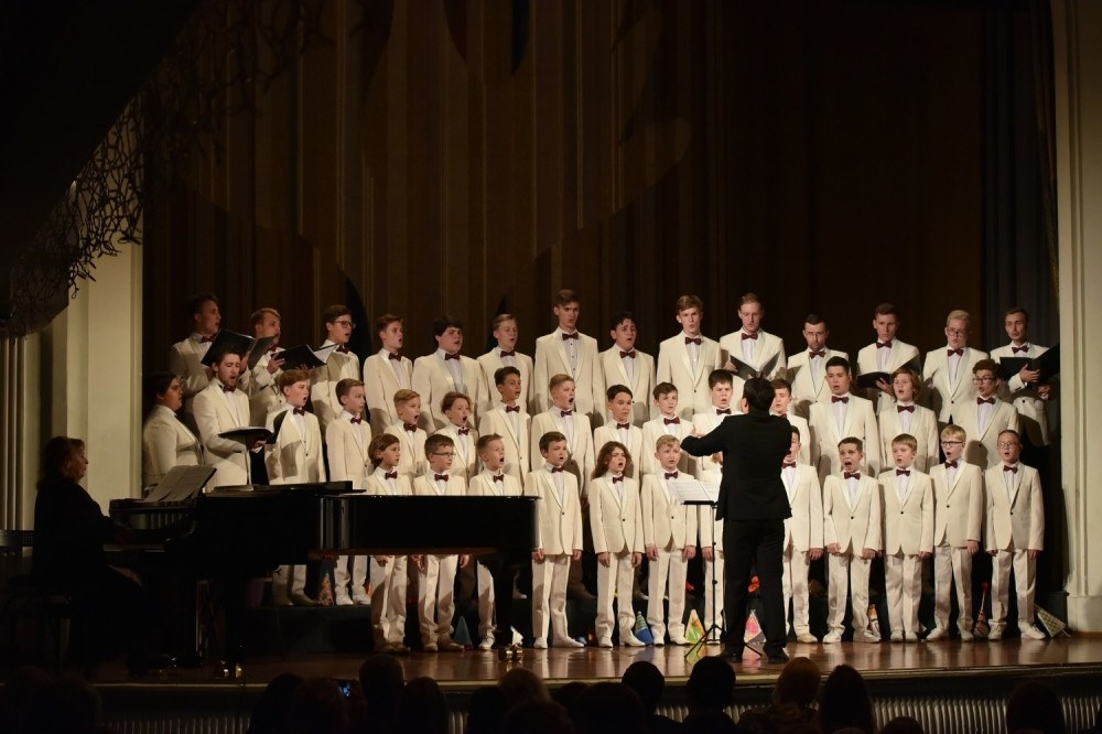 Ovacije za ruski hor "Kapela dečaka i mladića" u Ruskom domu u Beogradu