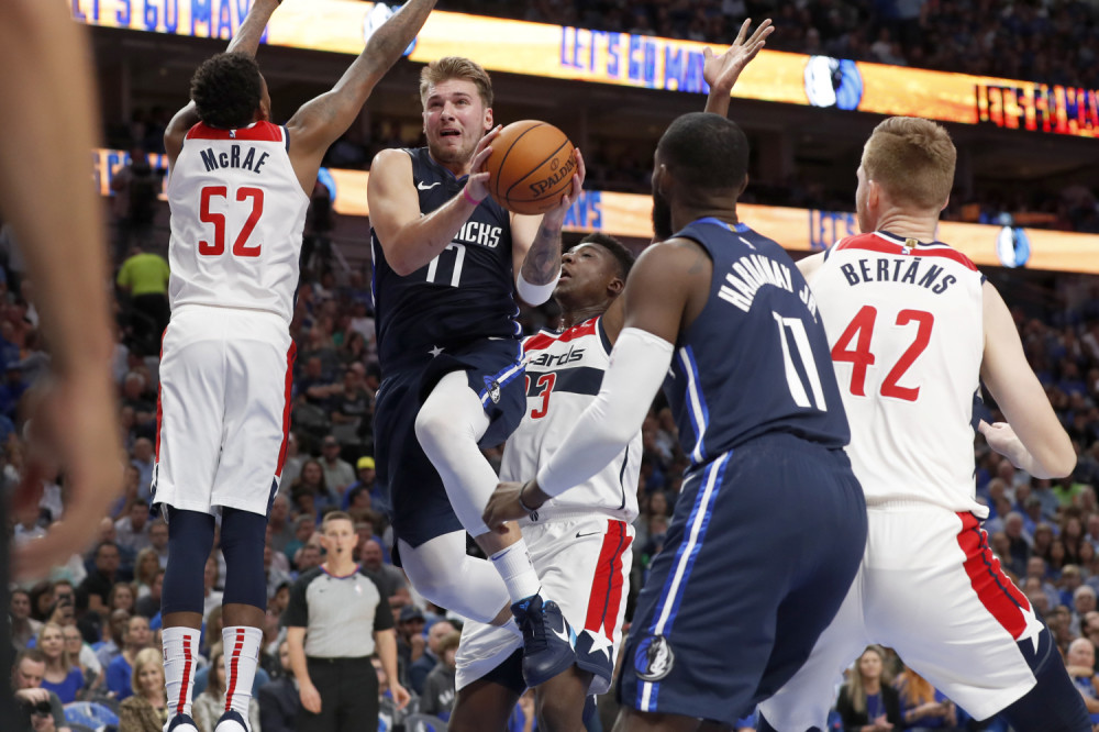 Rekordi padaju na sve strane! Dončić i Irving obeležili drugo veče nove sezone! (FOTO/VIDEO)