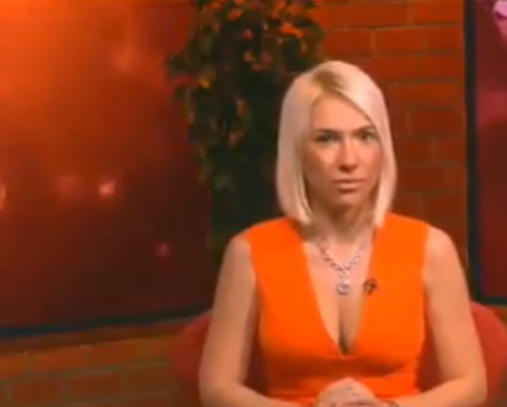 Gledalac zatražio od voditeljke da uradi najvulgarniju stvar ikada! (VIDEO)