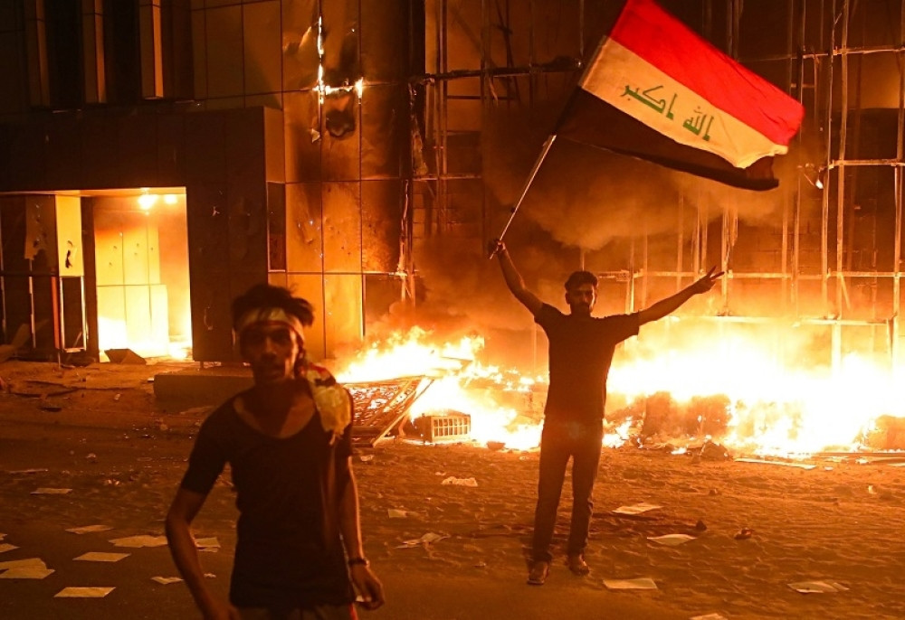 Maskirani napadači ranili i usmrtili na desetine ljudi!