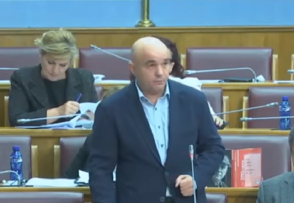 Narodni poslanik ostao na mestu mrtav!