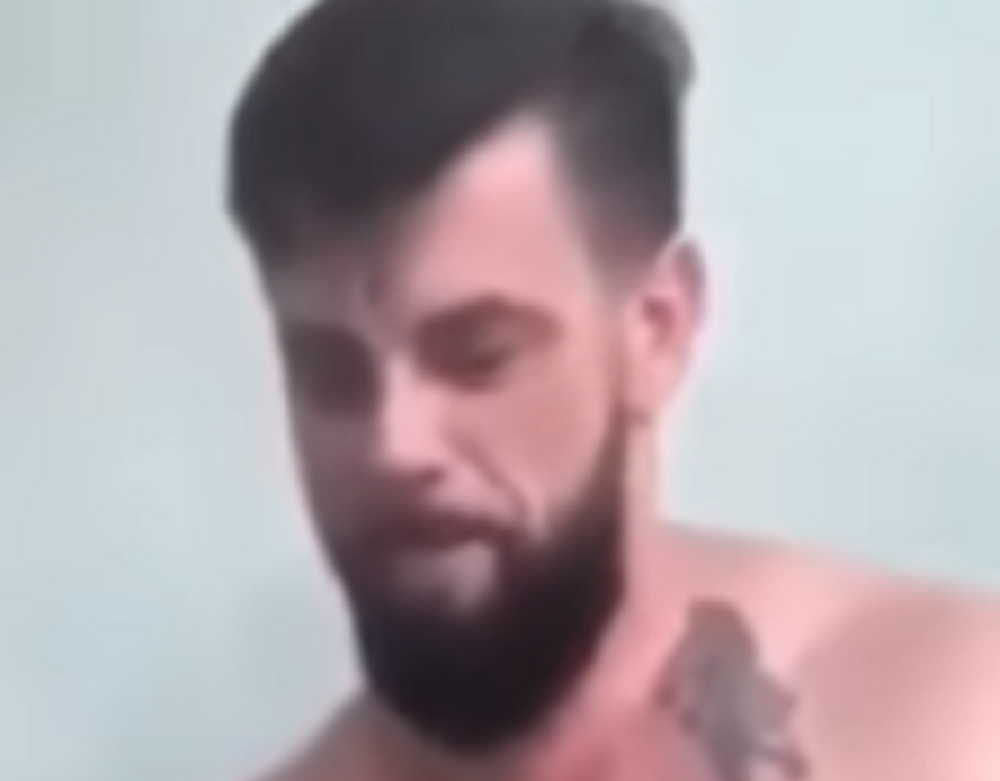 Onda je izvadio i počeo da viče mašala, mašala...Deci rekao jezive stvari (+ 18 VIDEO)