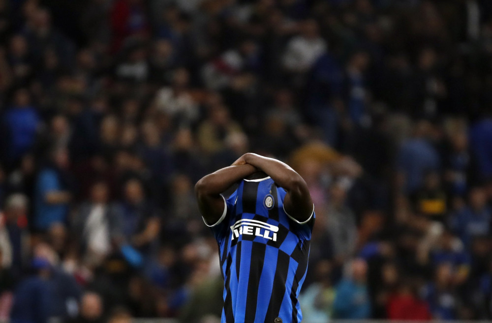 Leće zaustavilo šampiona, De Liht ponovo tragičar! (FOTO/VIDEO)