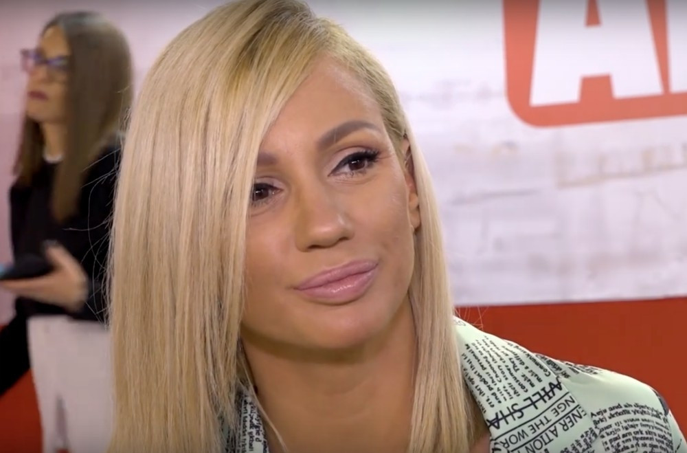 "Alo!" uslikao Anu Kokić dok je obavljala kućne poslove, a svi su gledali u ovo!