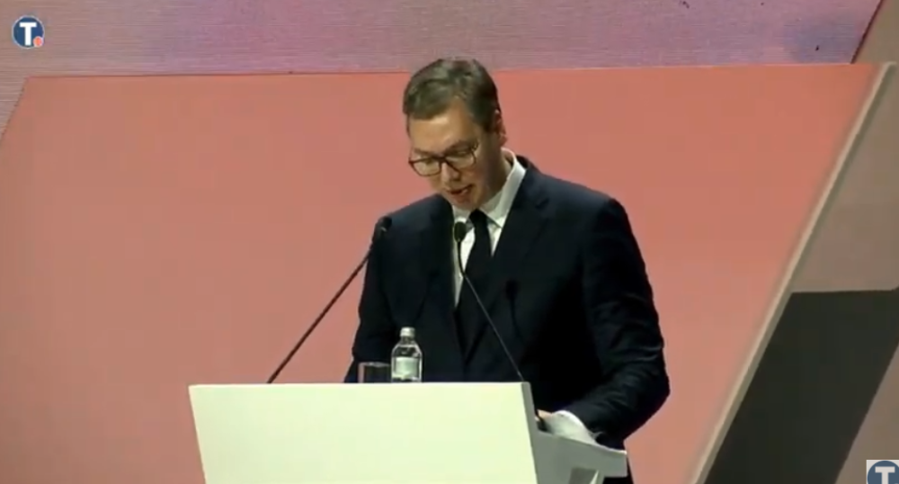 Stao za govornicu u Novom Sadu, pa otkrio i kada će izbori!