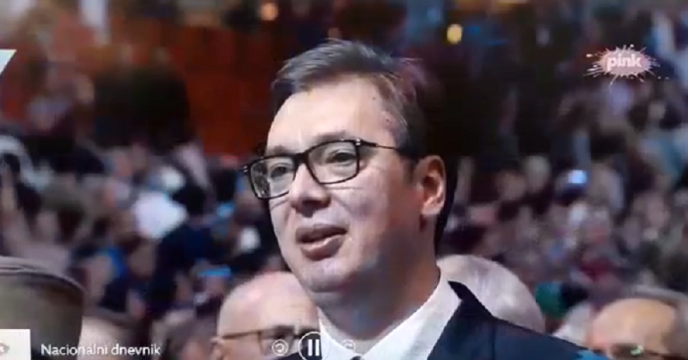Predsednik Vučić sa suzama u očima, zapevao pesmu koja nas podseća na najsvetije! (VIDEO)