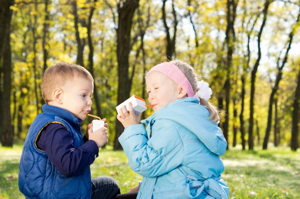 Sok iz tetrapaka dajete deci?! Obratite pažnju, možda pravite ogromnu grešku!